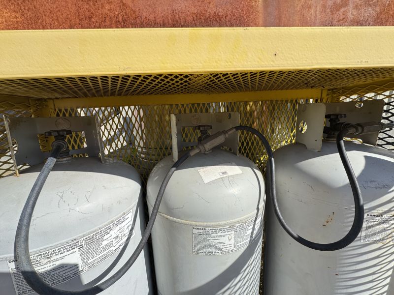 File:PropaneTanks.jpg